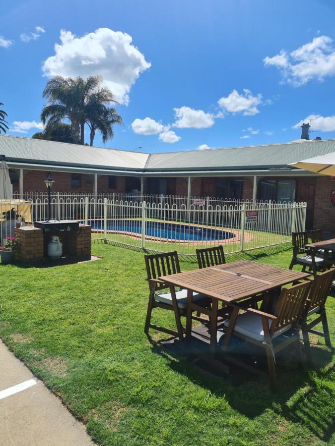 Regency Court Motel Cobram Dış mekan fotoğraf